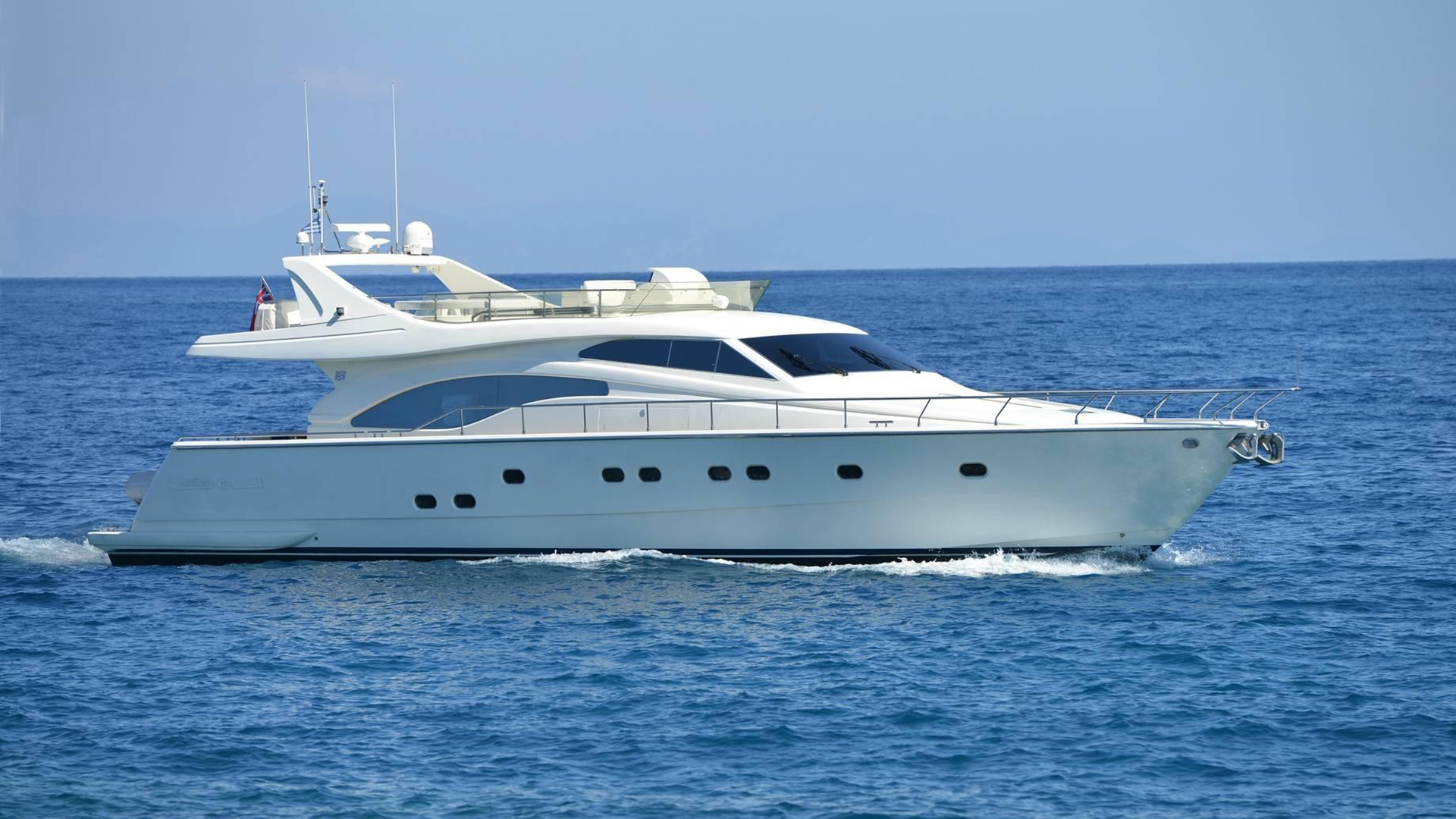 2000-Ferretti-68-Outside-1