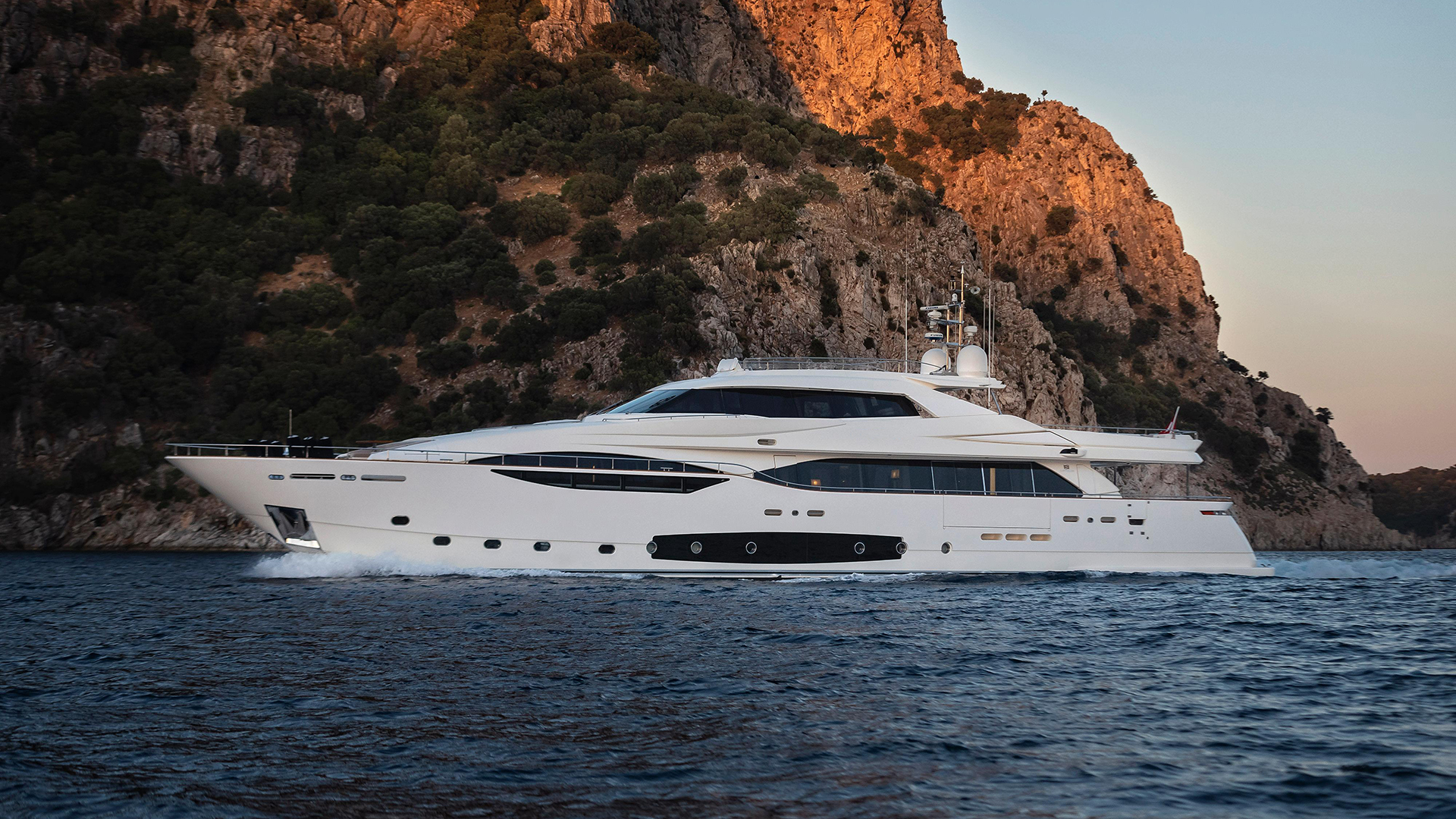 2013-Ferretti-124-Outside-1